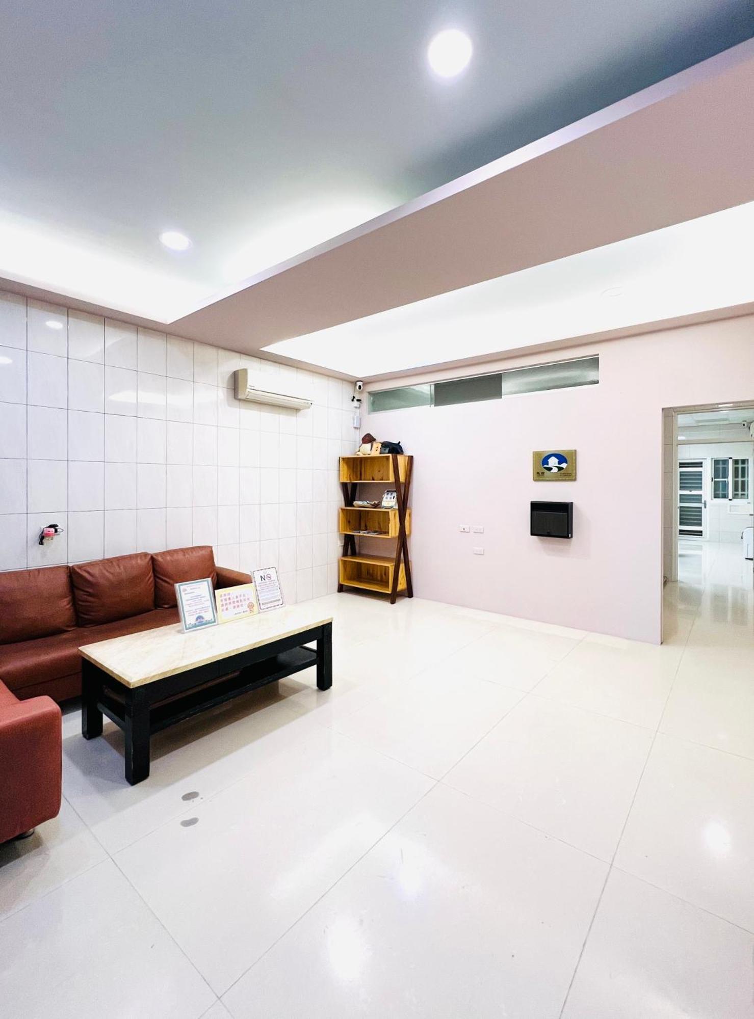 Zhuji Hostel Donggang Exterior photo